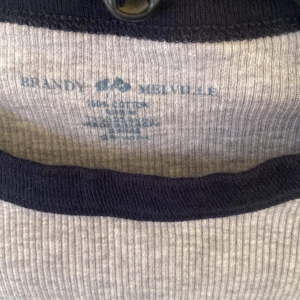 Brandy Melville Gray Blue Crop Top One Size - Picture 3 of 3